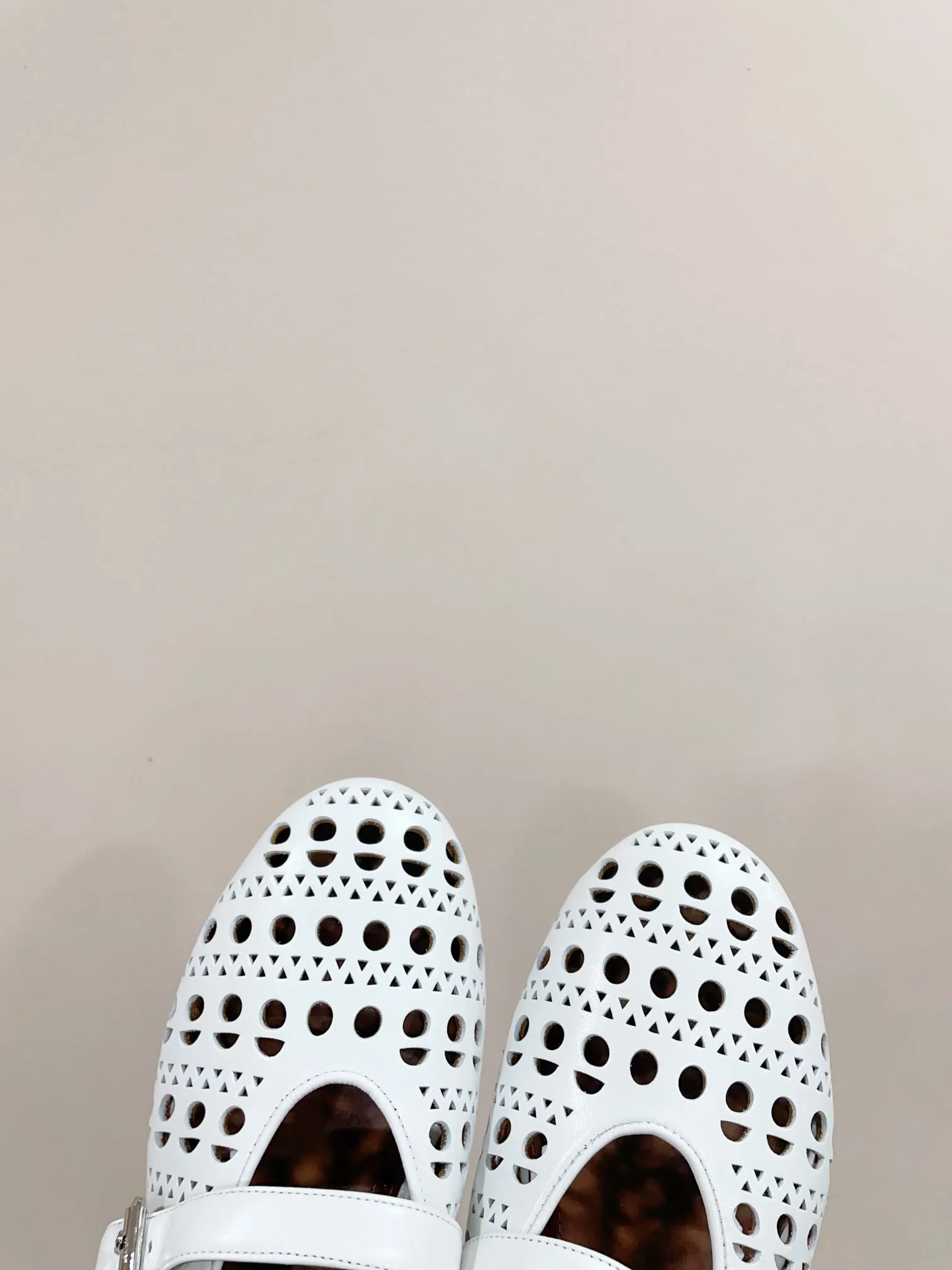 ALAIA HOLLOW BALLET FLAT IN WHITE LAMBSKIN