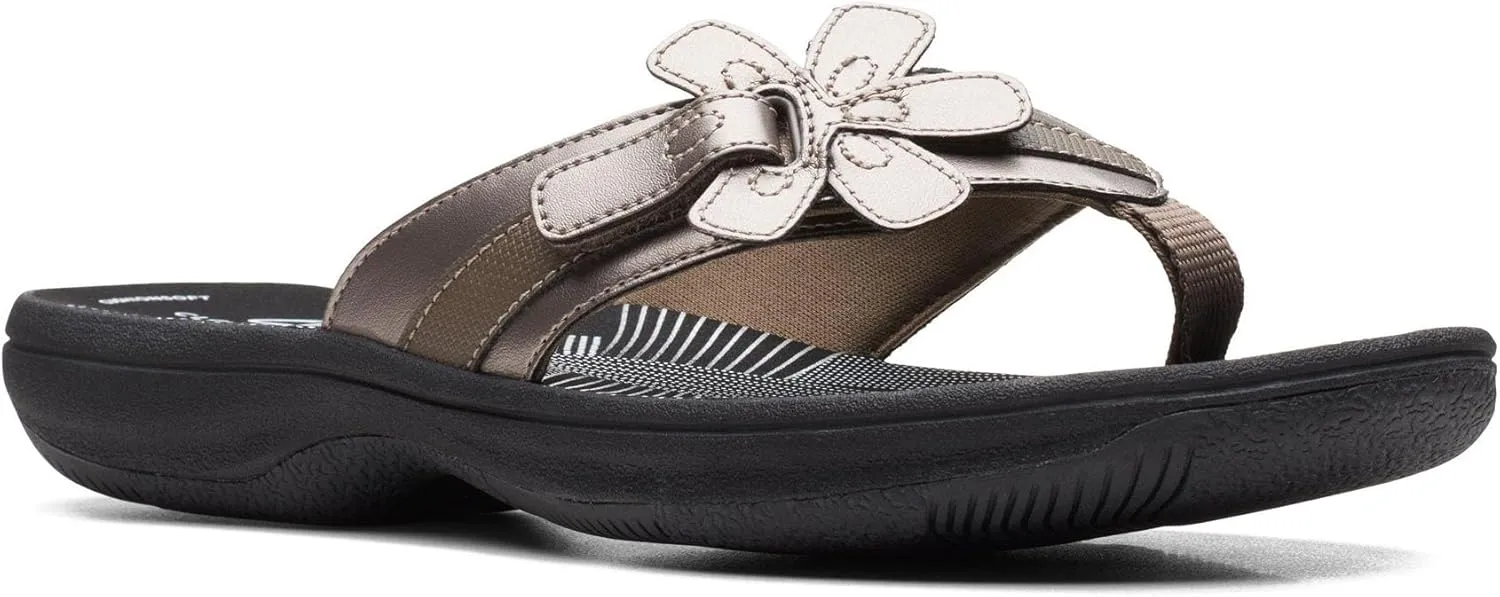 Clarks Womens Breeze Sea Flip-Flop Sandals - Comfortable Flip Flop with Adjustable Hook and Arch Support - Casual Summer Wearing Cloudsteppers for Everyday