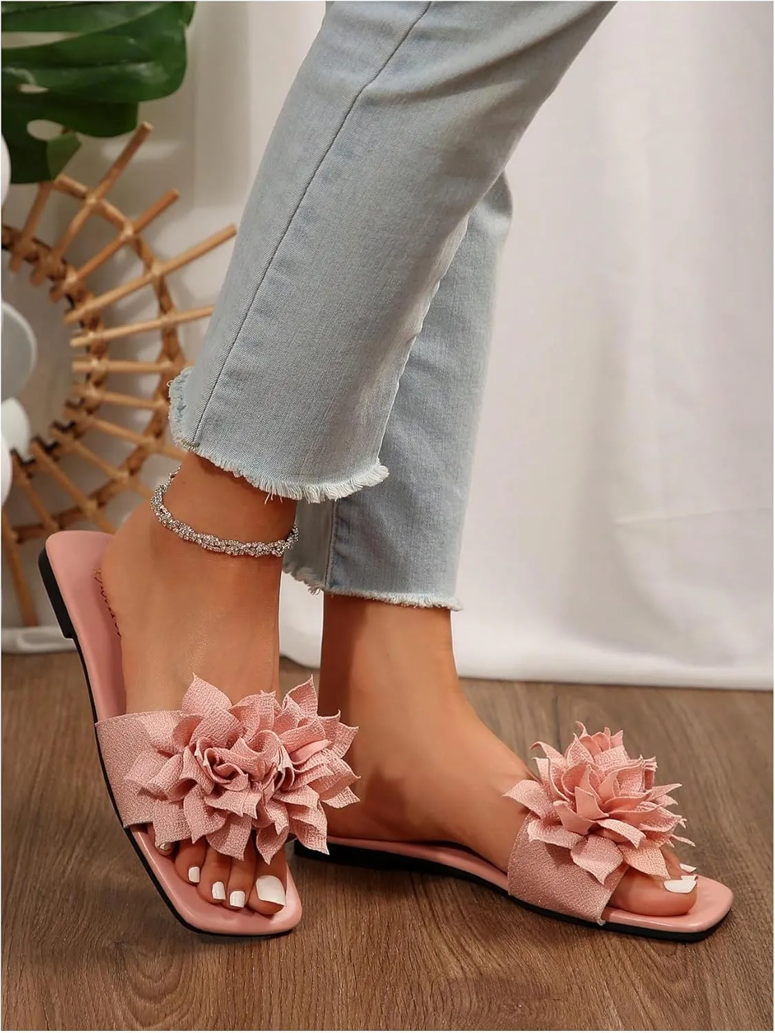 GORGLITTER Women's Flower Vacation Trendy 2025 Sandals Sexy Square Open Toe Dressy Beach Flat Sandals