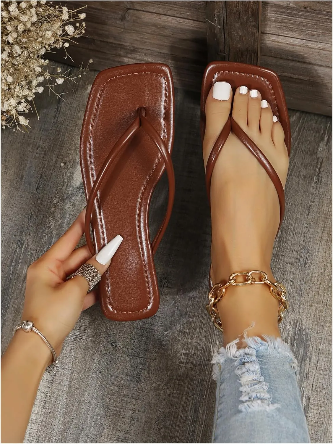 GORGLITTER Women's Square Open Toe Flip Flop Minimalist Thong Flat Sandals Slide On Summer Vacation 2025 Dressy Shoes