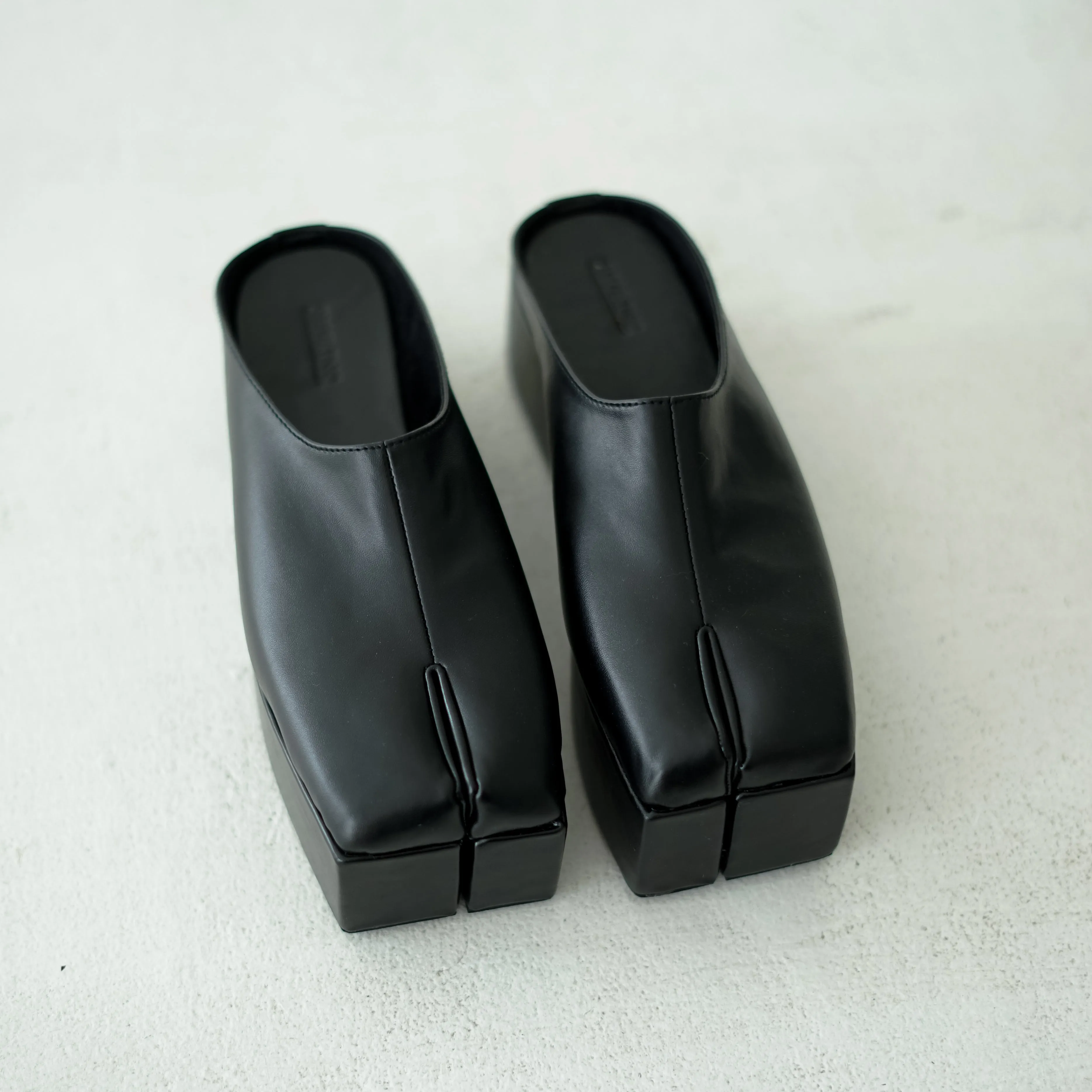 Lei Tabi Clogs ( Square Toe )