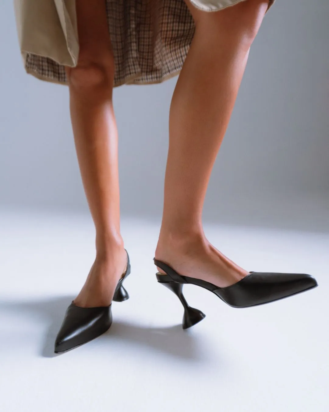 Praia Pump in Black