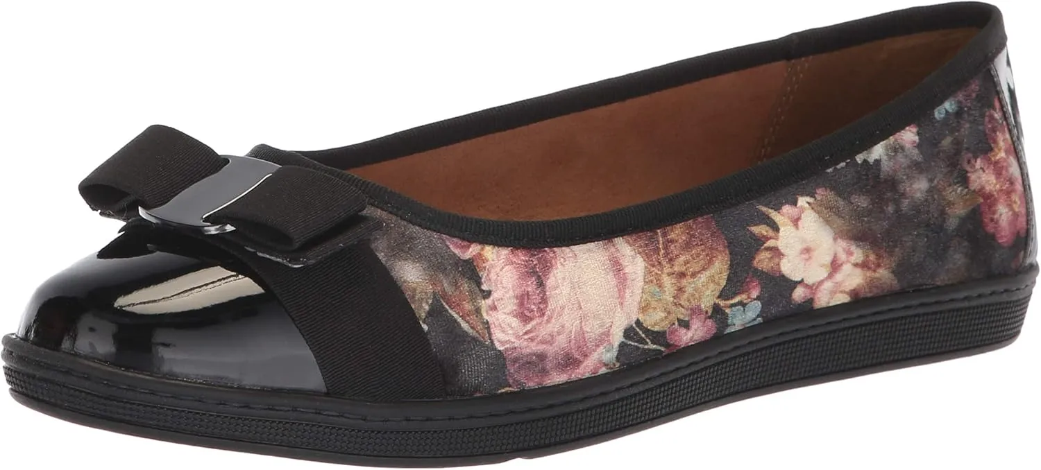 Soft Style Women's Faeth Ballet Flat