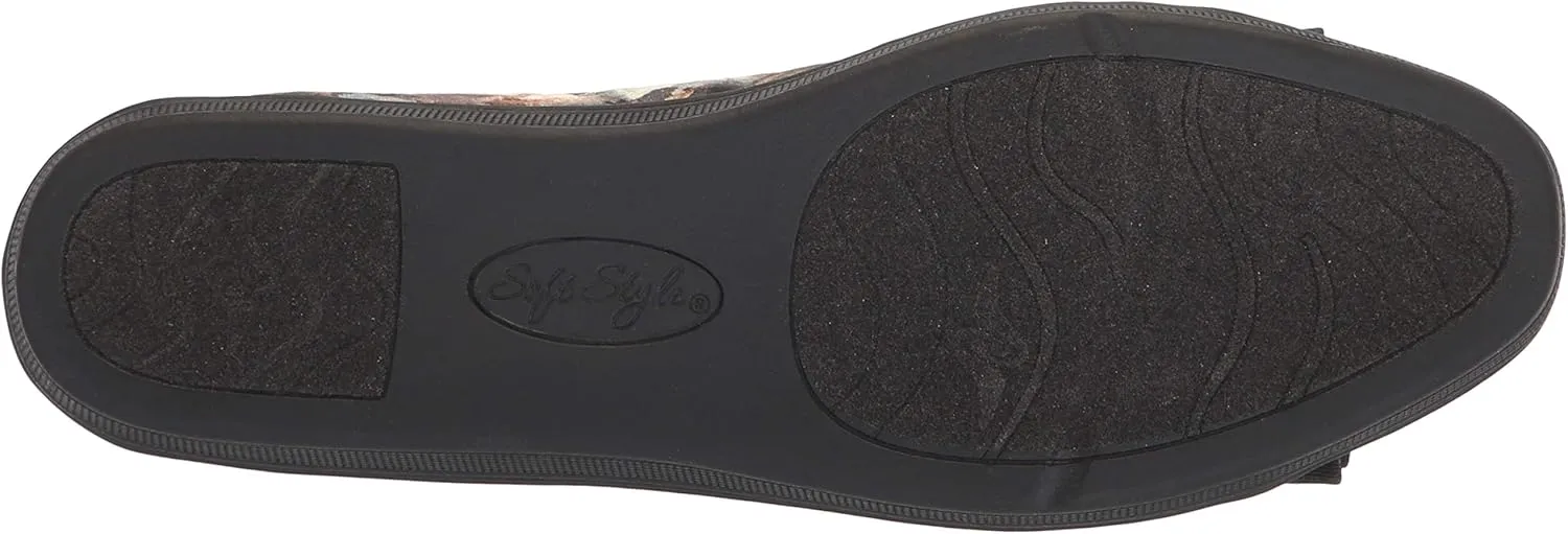 Soft Style Women's Faeth Ballet Flat