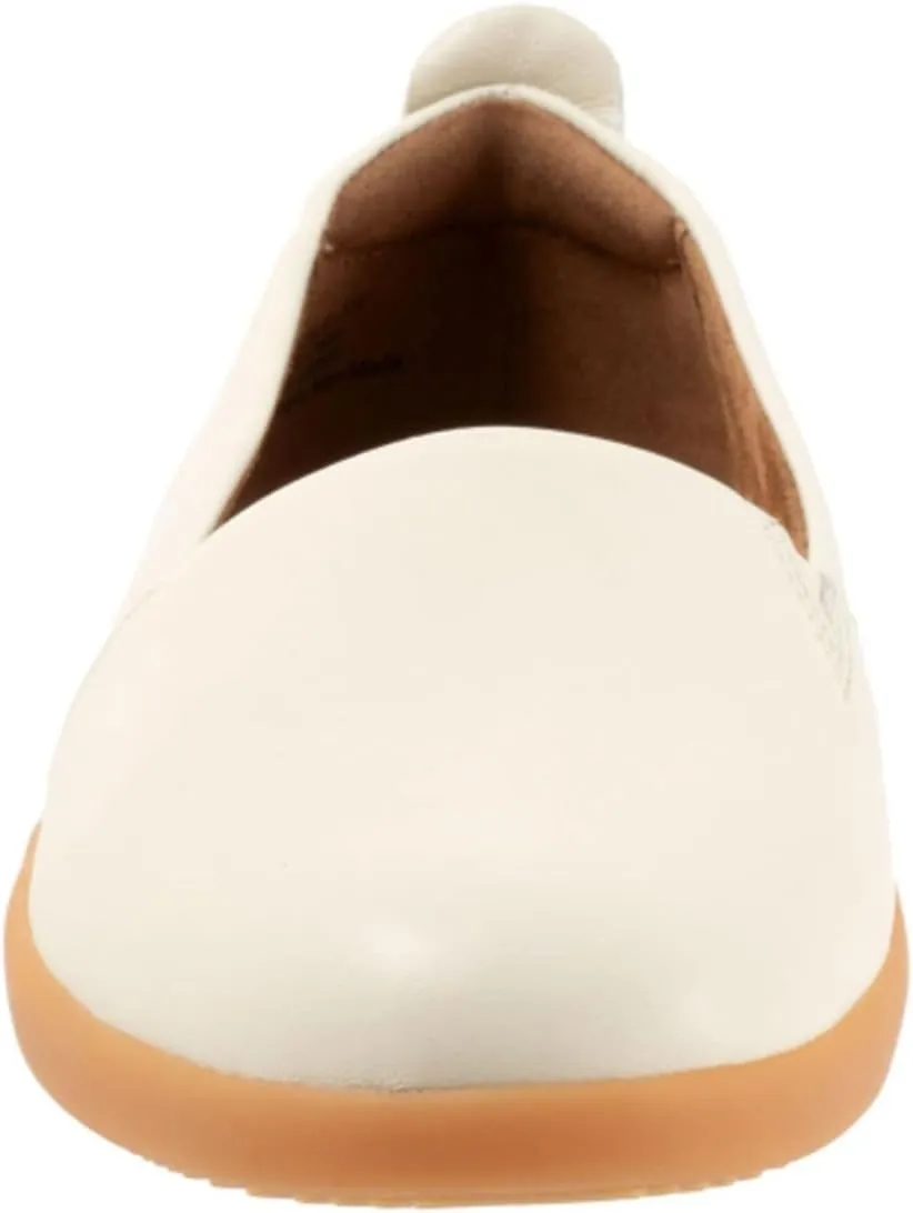 SoftWalk Women's Deva Loafer Flat