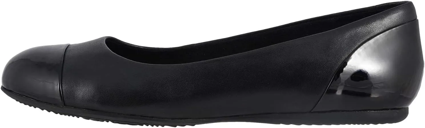 SoftWalk Women's Sonoma Cap Toe Ballet Flat