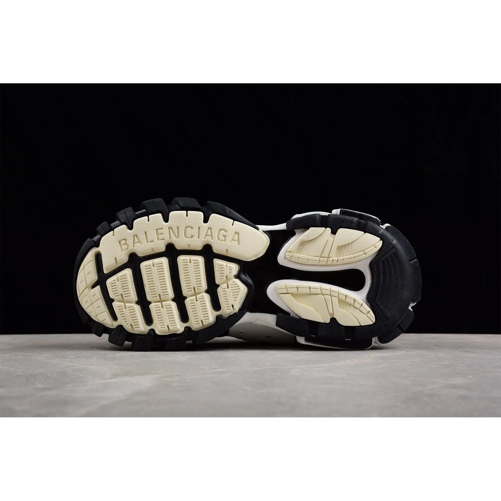 TRACK Massive markdown BLACK MULE x Best-priced WHITE BALENCIAGA