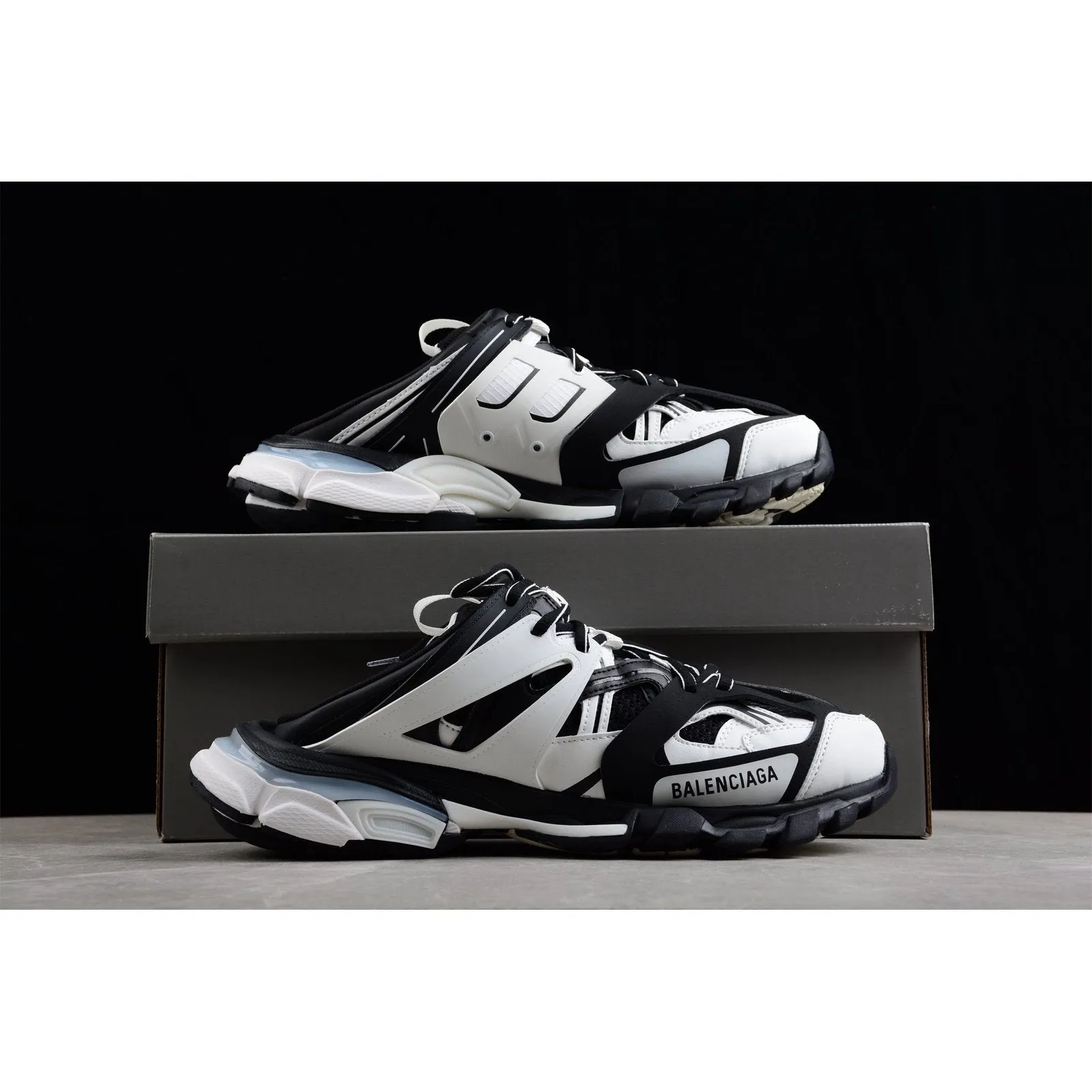 TRACK Massive markdown BLACK MULE x Best-priced WHITE BALENCIAGA