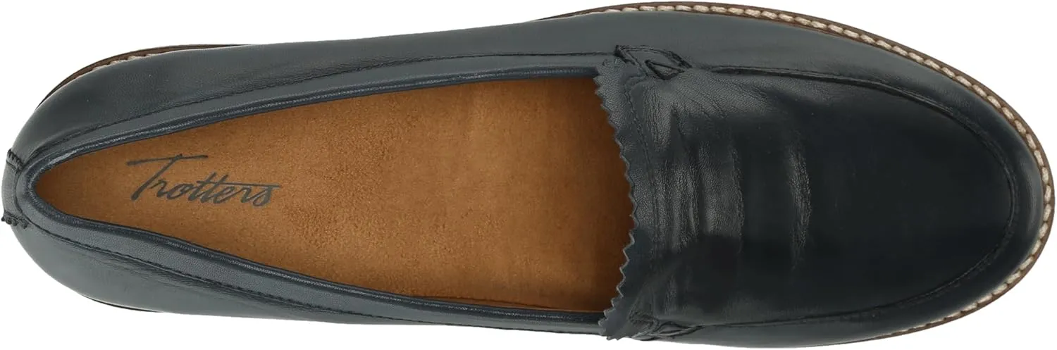 Trotters Women's Fayth Loafer Flat