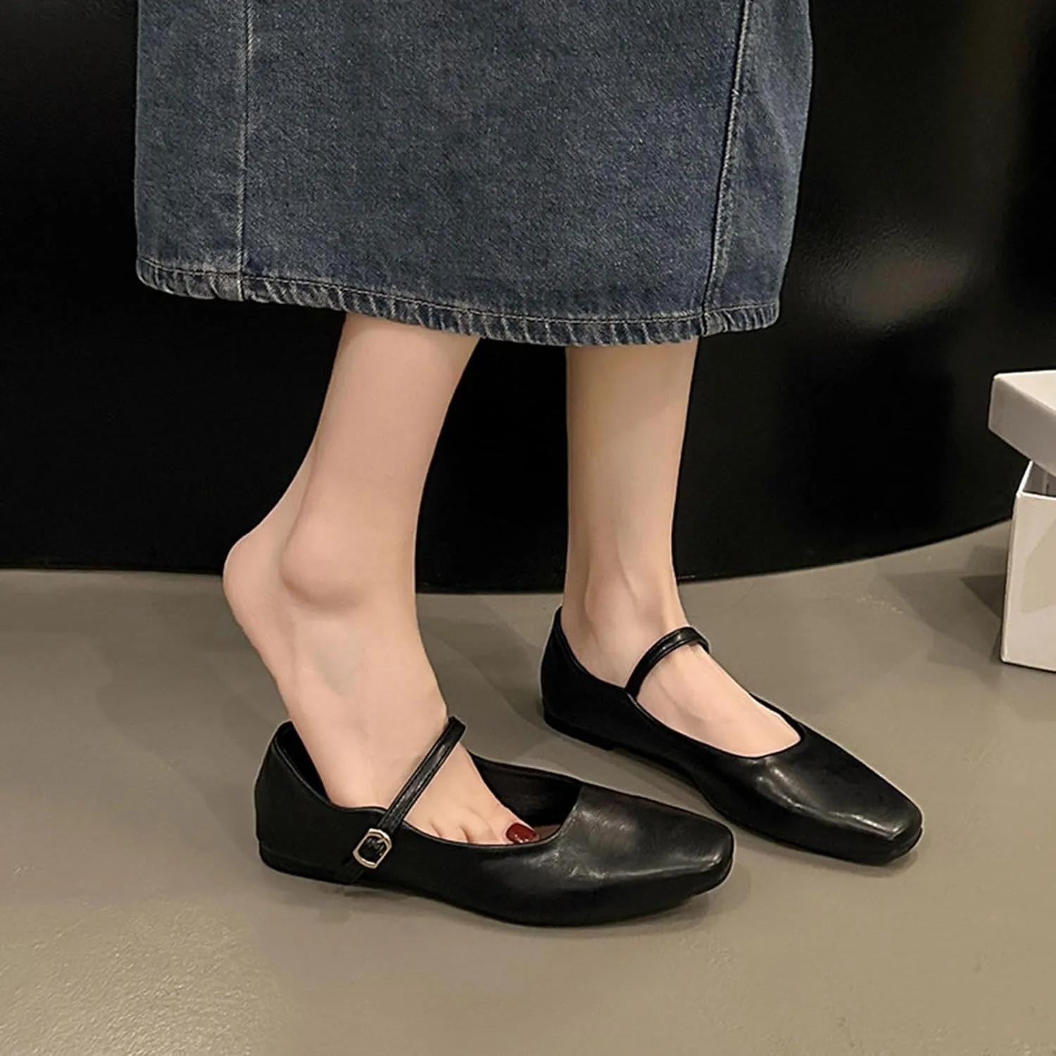 Women's Classic Retro Square Toe Flat Mary Jane Shoes Fashionable and Comfortable Walking Flat Shoes with Buckles