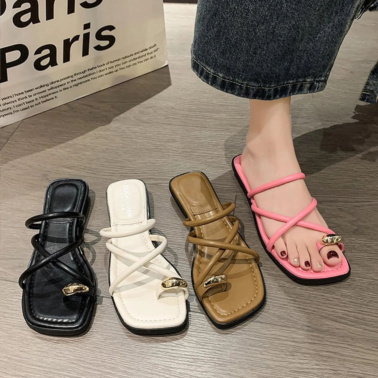 Women's Fashion Leather Strappy Metal Decoration Toe Ring Slippers Square Open Toe Slip-On Flat Clip Toe Sandals Slides Summer Casual Beach Walking Slides
