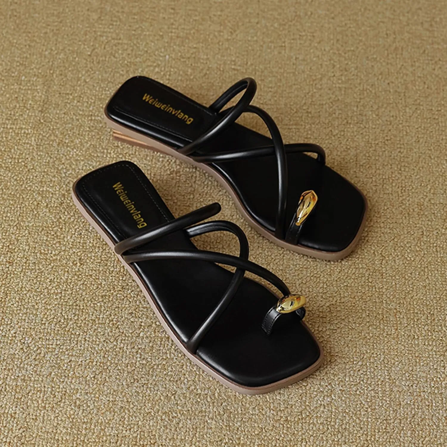 Women's Metal Toe Ring Strappy Flat Sandals Square Open Toe Comfortable Slip-On Low Heel Slide Sandals Summer Fashion Casual Beach Slipper
