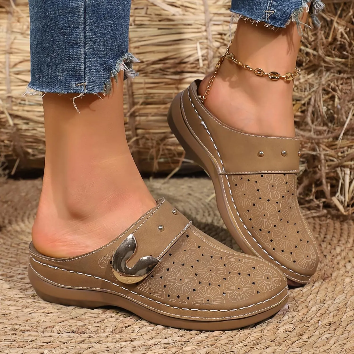 Women's Mules & Clogs Closed Toe Hollow Slides Sandals Thick-Soled Wedge Slip On Shoes Casual Metal Decoration Breathable Backless Mules Comfortable Arch Support Outdoor Walking Flats