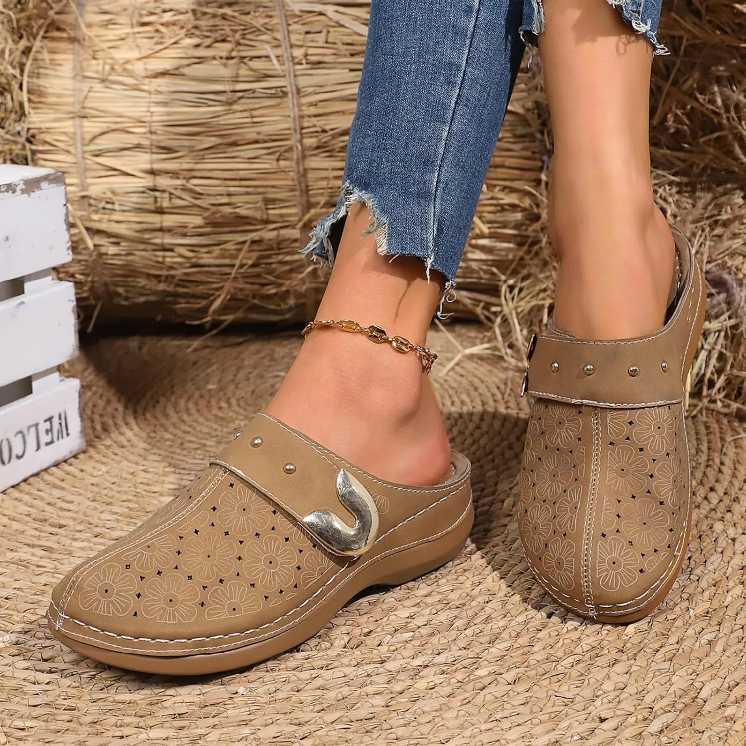 Women's Mules & Clogs Closed Toe Hollow Slides Sandals Thick-Soled Wedge Slip On Shoes Casual Metal Decoration Breathable Backless Mules Comfortable Arch Support Outdoor Walking Flats
