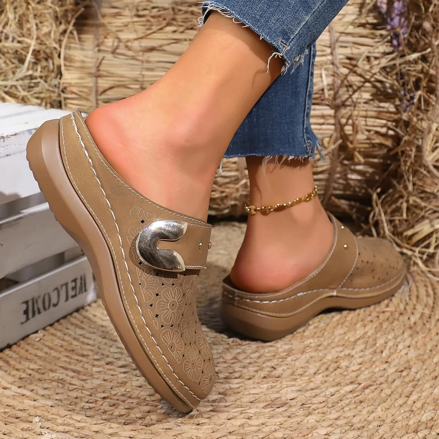 Women's Mules & Clogs Closed Toe Hollow Slides Sandals Thick-Soled Wedge Slip On Shoes Casual Metal Decoration Breathable Backless Mules Comfortable Arch Support Outdoor Walking Flats