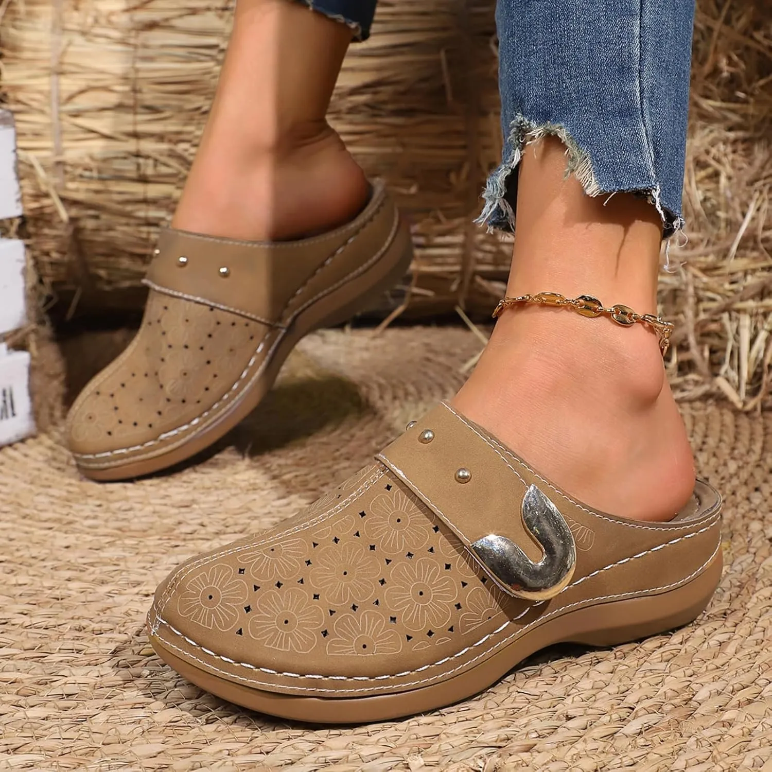 Women's Mules & Clogs Closed Toe Hollow Slides Sandals Thick-Soled Wedge Slip On Shoes Casual Metal Decoration Breathable Backless Mules Comfortable Arch Support Outdoor Walking Flats