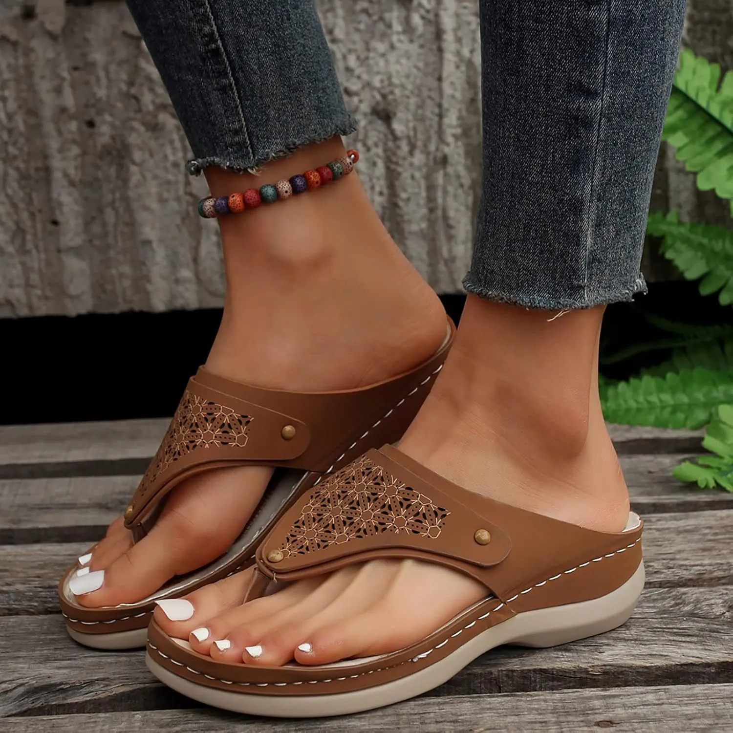Women's Orthopedic Flip Flops Open Toe Arch Support Low Wedge Heels Sandals Plantar Fasciitis Recovery Footwear Summer Comfy Shoes Cushion Footbed Boho Slippers for Daily Wear Outdoor Indoor