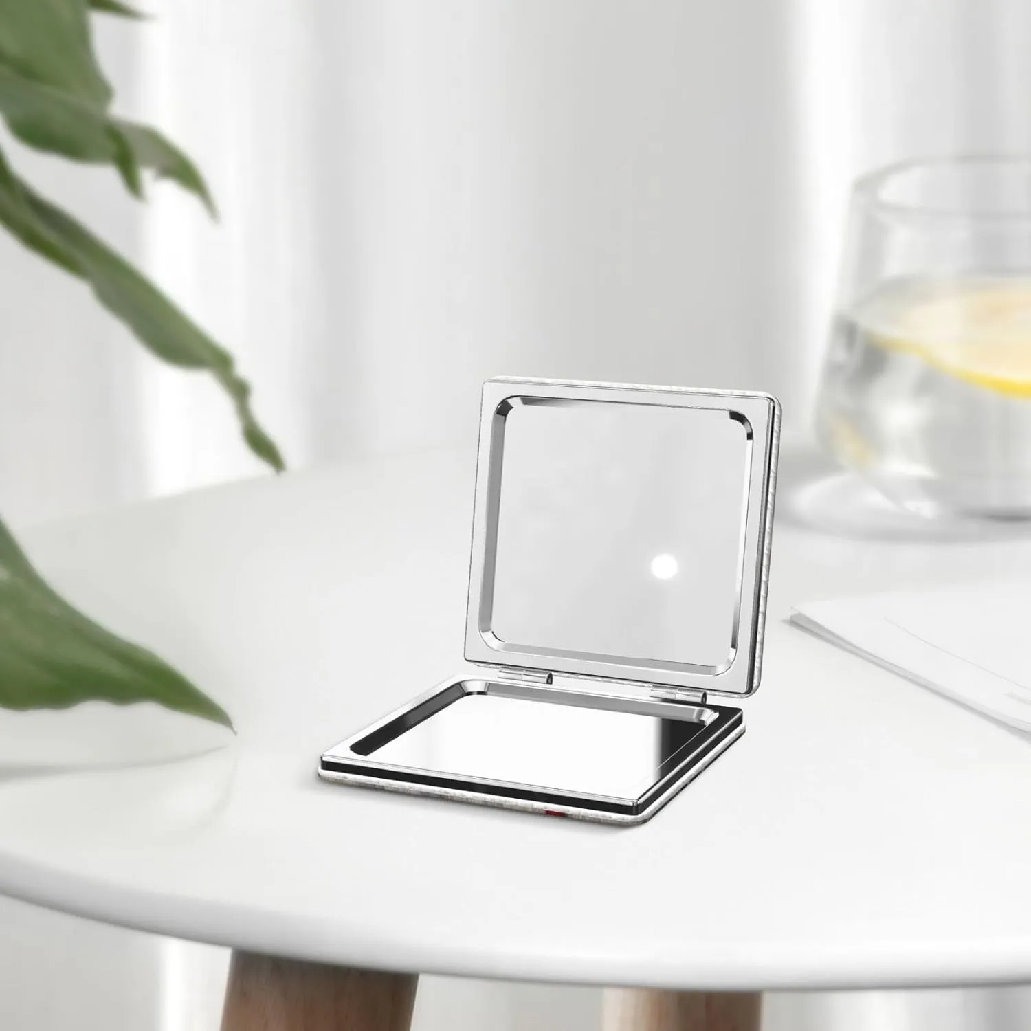 Xmas Snowman Printed Square Pocket Makeup Mirror with 1X/2X Magnification, Portable Mini Travel Makeup Mirror for Travel Daily Work Beauty