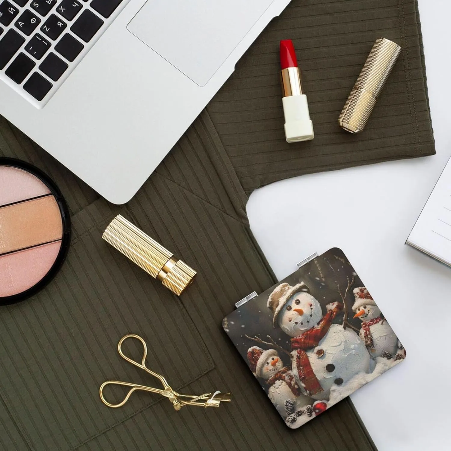 Xmas Snowman Printed Square Pocket Makeup Mirror with 1X/2X Magnification, Portable Mini Travel Makeup Mirror for Travel Daily Work Beauty