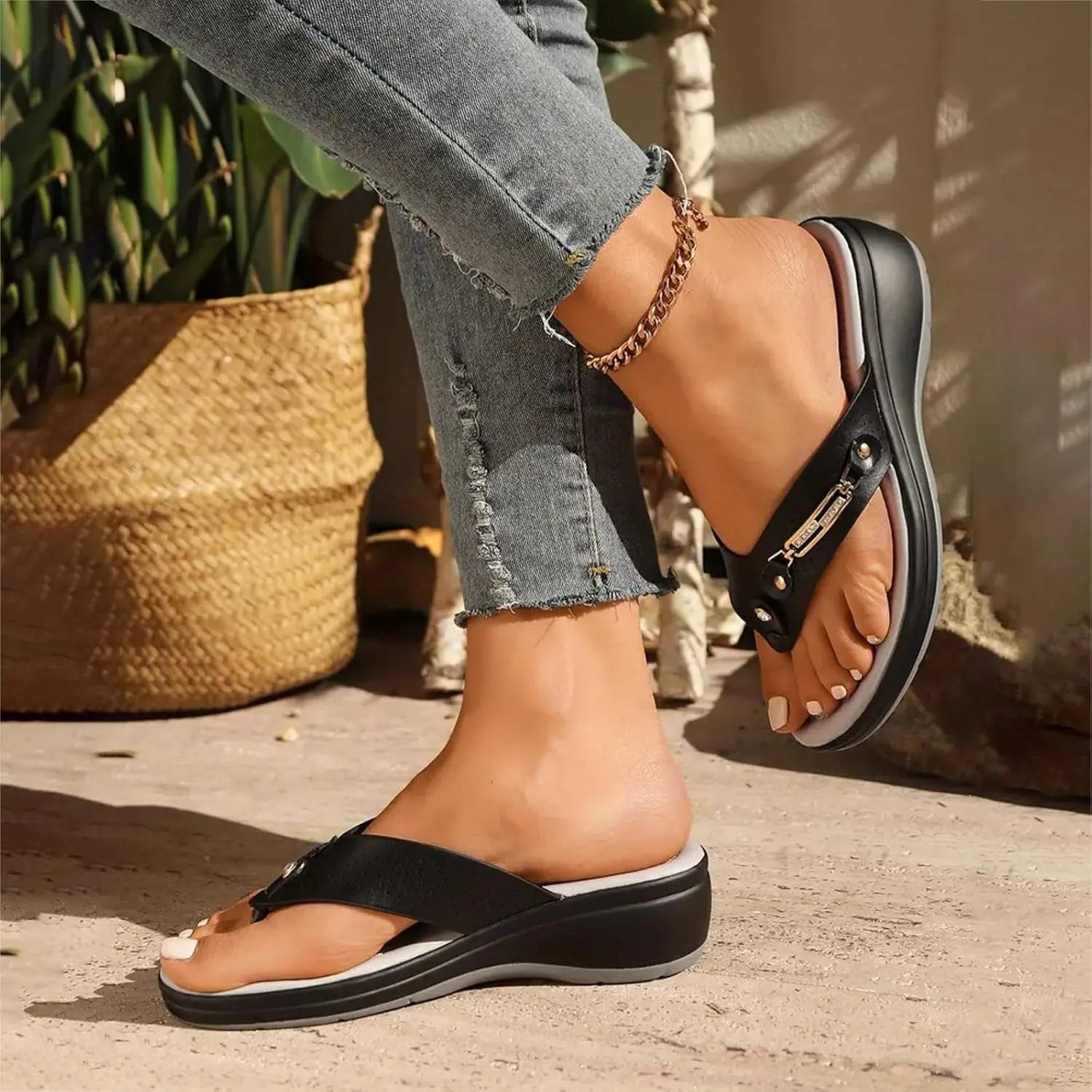 ZSpzx Summer Flip Flops for Women 2025 Wide Width Orthopedic Cutout Strap Slip On Slides with Rivets Ladies Comfortable Low Wedges Heel Plantar Fasciitis Recovery Mules Women's Slipper Casual Shoes
